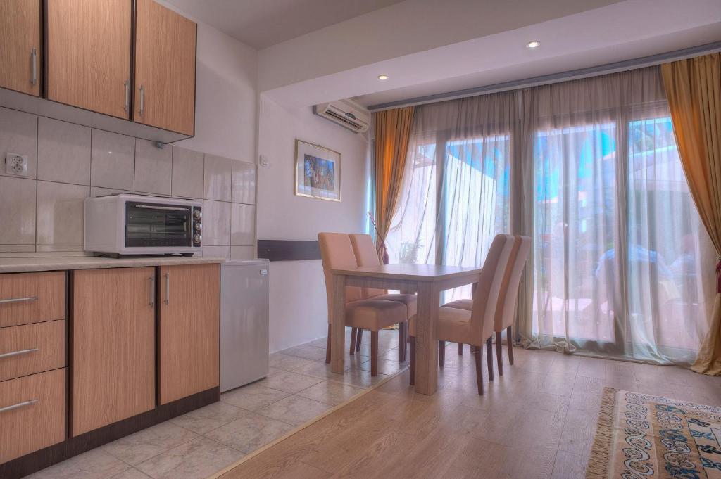 Seaside Apartments Petrovac Pokoj fotografie